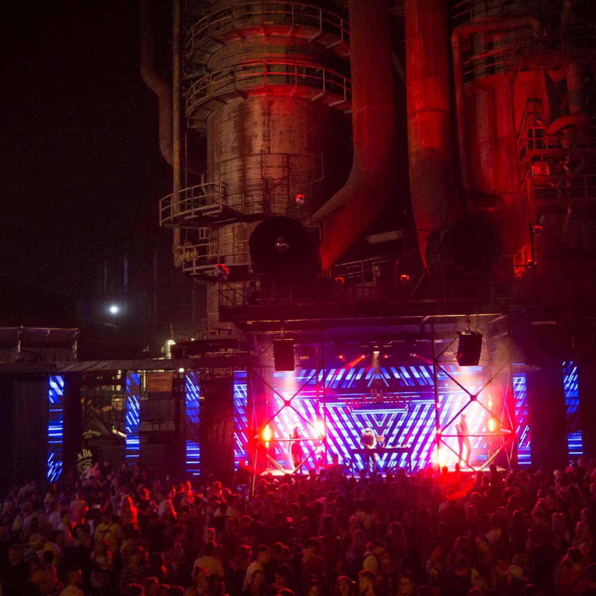Manufacture of party stage for the Colours of Ostrava music festival